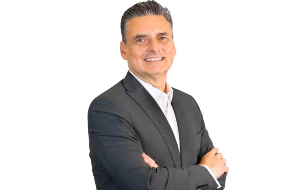 Guillermo I. García Alcocer, retrato publicado por Simalco en diciembre de 2025